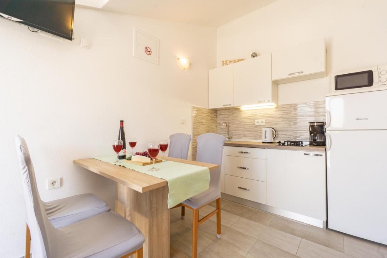 Ferienwohnung Magdalena With Mountain And Seaview Metajna Exterior foto