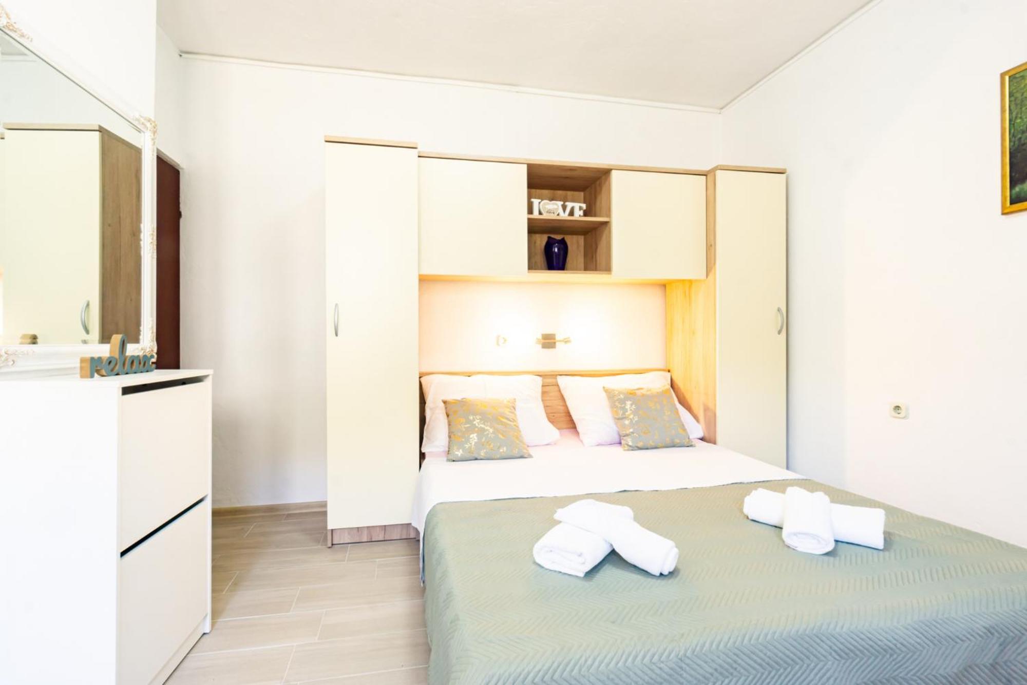 Ferienwohnung Magdalena With Mountain And Seaview Metajna Zimmer foto